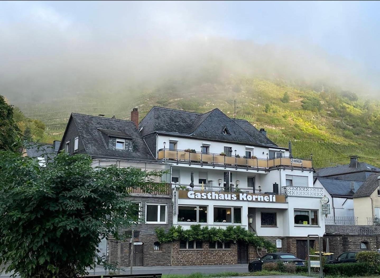 Gasthaus Korneli Санкт-Альдегунд Экстерьер фото
